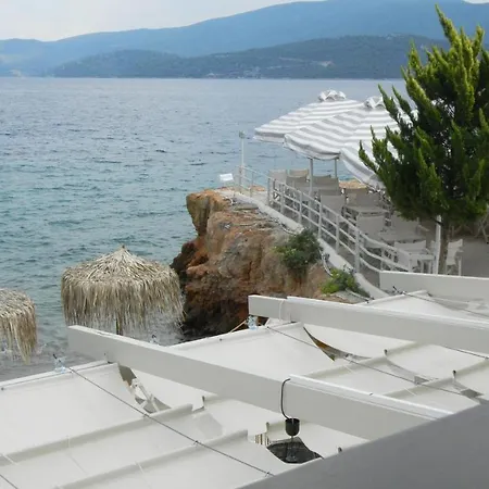 아파트 Cosy Guesthouse-souterrain With Garden In City Center Corinth