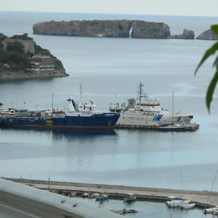 Cosy Guesthouse-souterrain With Garden In City Center * Corinth