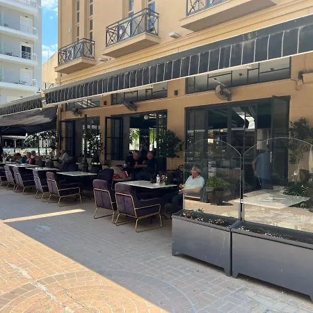 Cosy Guesthouse-souterrain With Garden In City Center 아파트 *