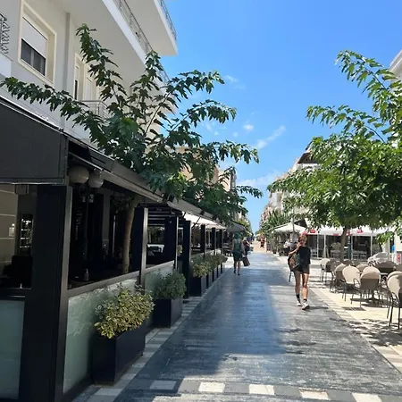 Cosy Guesthouse-souterrain With Garden In City Center 아파트 *