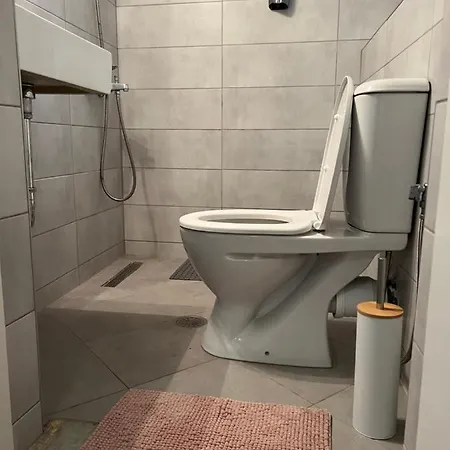 Cosy Guesthouse-souterrain With Garden In City Center