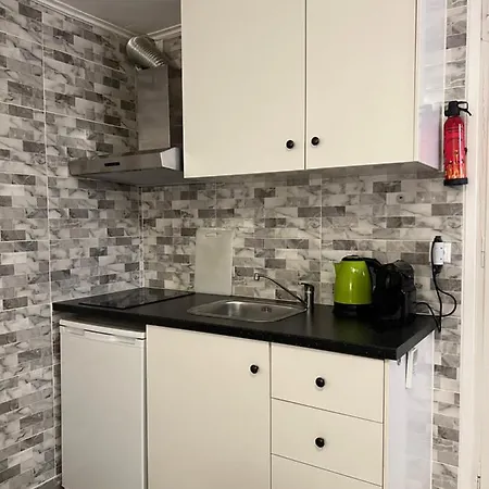 Cosy Guesthouse-souterrain With Garden In City Center *