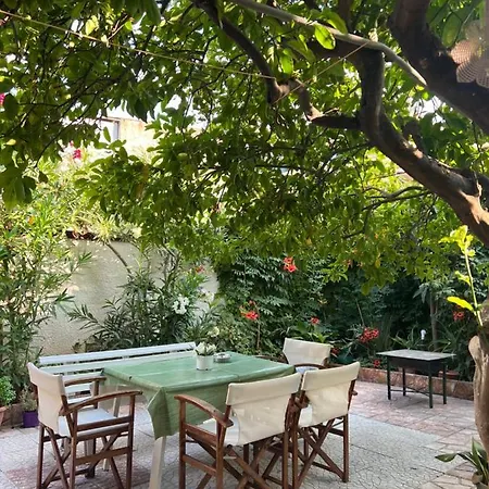 Cosy Guesthouse-souterrain With Garden In City Center