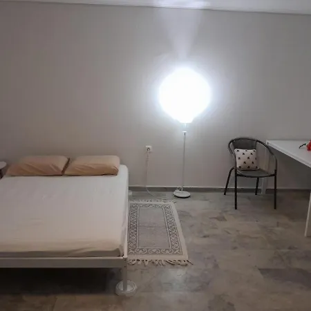 Cosy Guesthouse-souterrain With Garden In City Center Apartment *