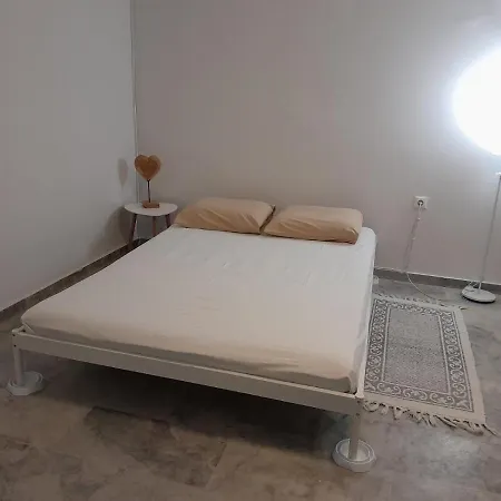 Cosy Guesthouse-souterrain With Garden In City Center 아파트 *