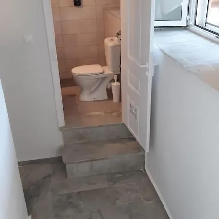 Cosy Guesthouse-souterrain With Garden In City Center