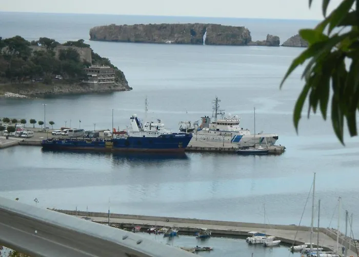 Cosy Guesthouse-souterrain With Garden In City Center * Corinth