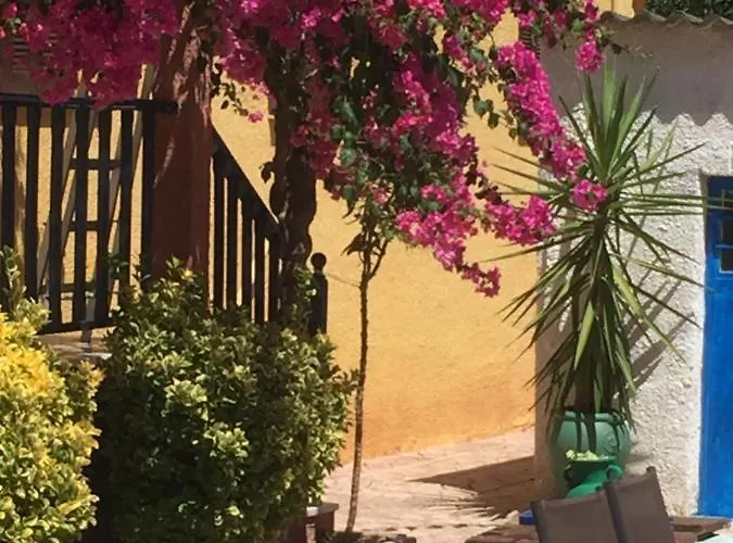 Apartamento Cosy Guesthouse-souterrain With Garden In City Center